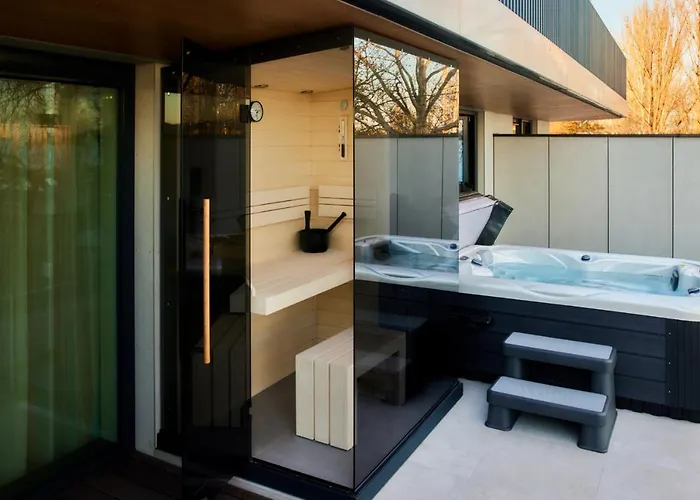 Lua - Adults Only Szálloda